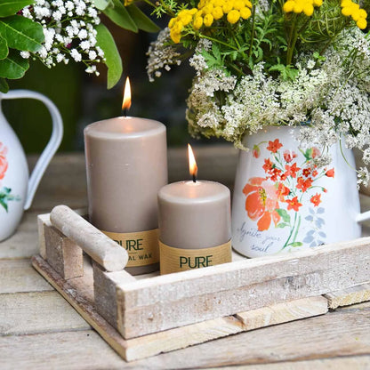 12 Stk Wenzel Stumpenkerzen 90×60mm Pure Safe Candle Blockkerzen – Sand (2x6er)